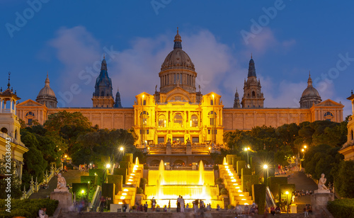 Canvas Print National Palace (Palau Nacional) and Magic fountain show on Montjuic hill, Barce