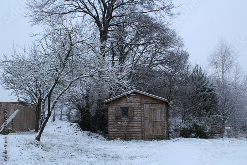 Cabane sous la neige © Agenor