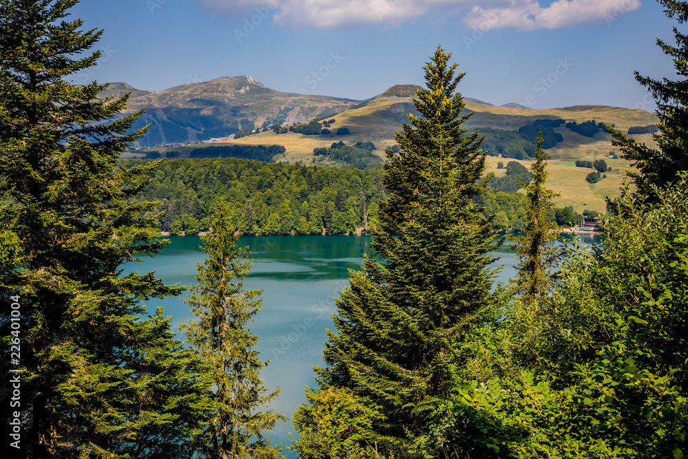 Le Lac Pavin en Auvergne