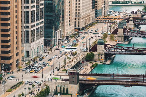 Chicago River with boats and traffic in Downtown Chicago