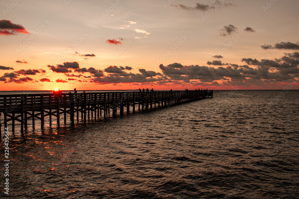 Obraz premium Sunset at the Pier
