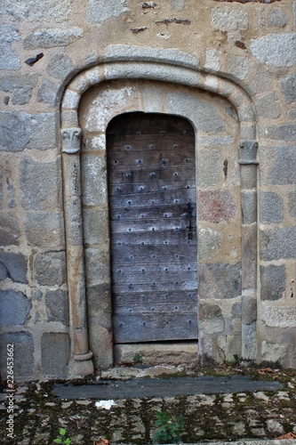 Wallpaper Mural Eglise de Lagraulière (Corrèze). Torontodigital.ca