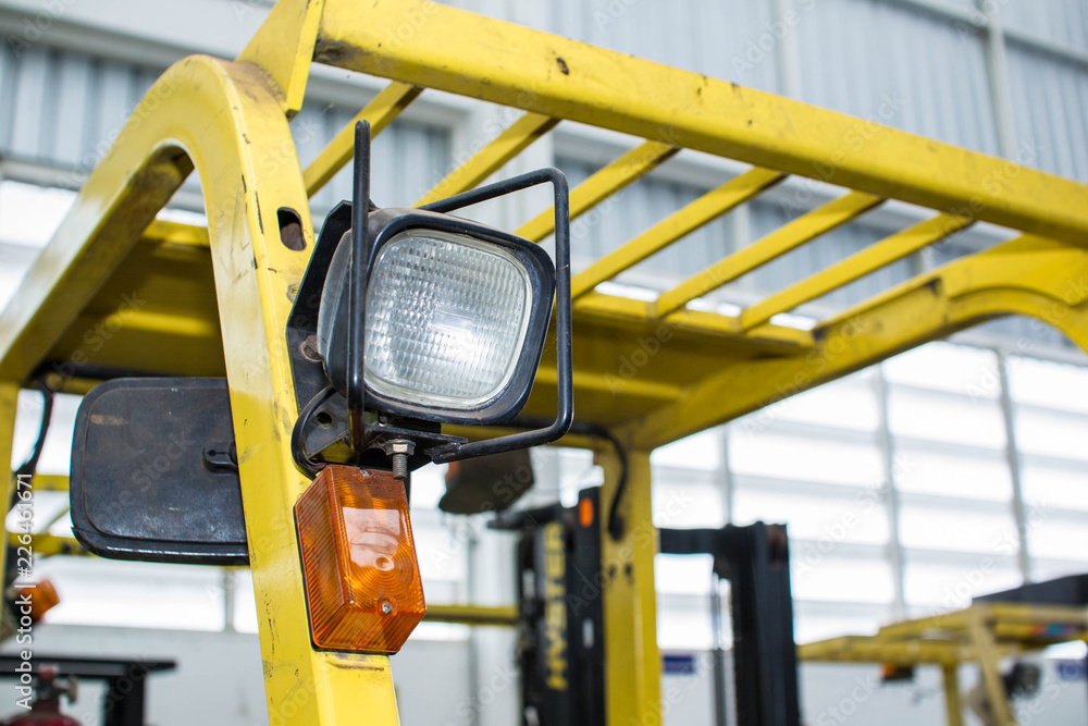 HEAD LIGHT HEAD LIGHT