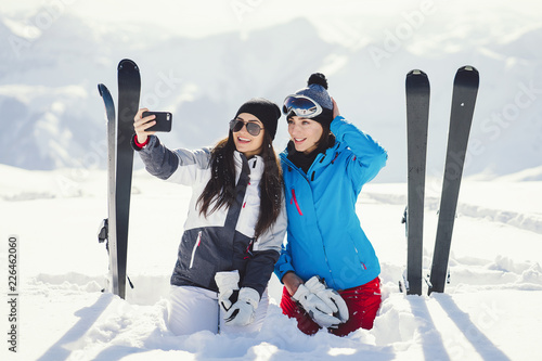 girls with ski