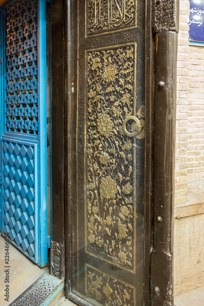 Ali Ibn Hamza Holy Shrine, Doors