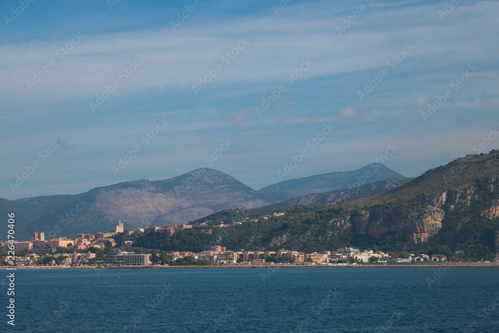 Veduta panoramica di Terracina vista dal mare