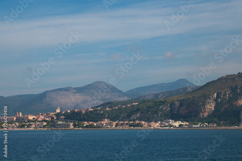 Veduta panoramica di Terracina vista dal mare