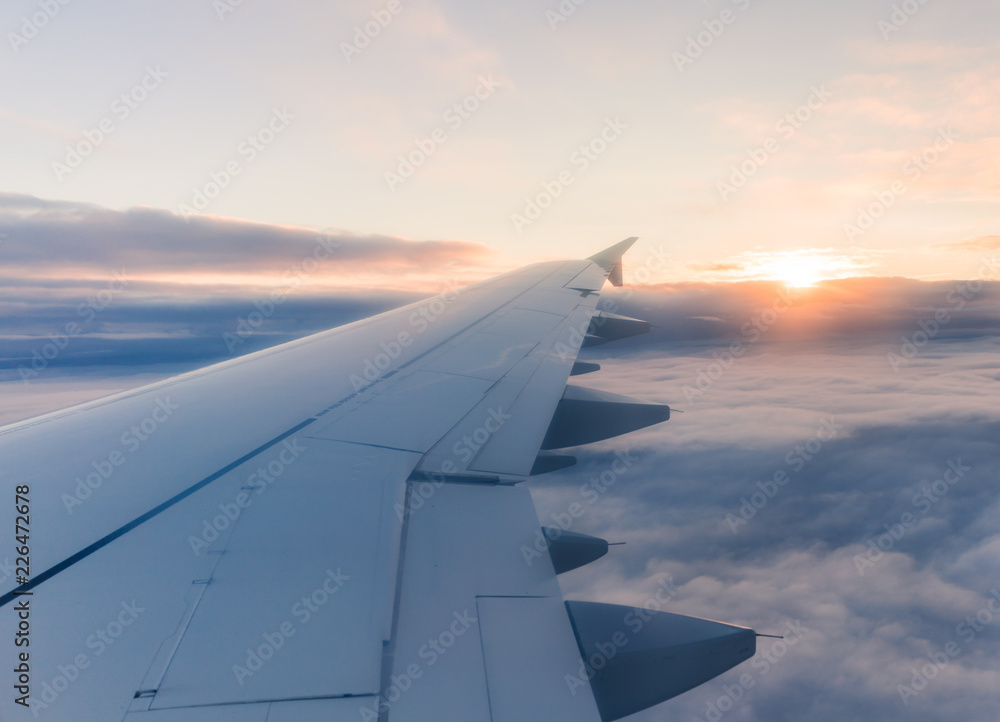 Sonnenaufgang im Flugzeug Sonnenaufgang im Flugzeug