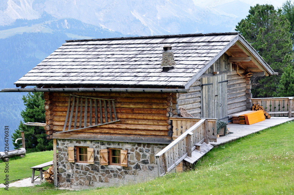 Hütte in den Dolomiten