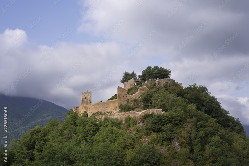 château fort en ruine