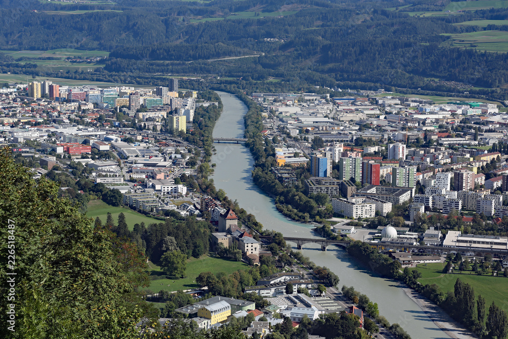 Fototapeta premium Der Inn bei Innsbruck