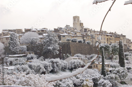 St  Paul de Vence sous la neige photo