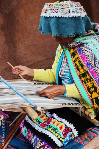 Threads of Peru: llama & alpaca wool process 