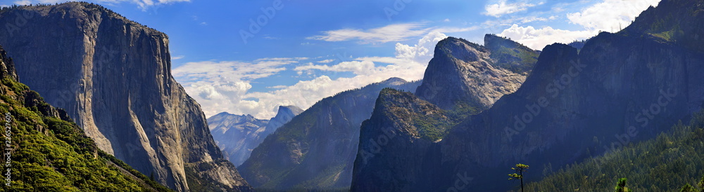 Tunnel View Panorama im Yosemite National Park, Kalifornien, USA