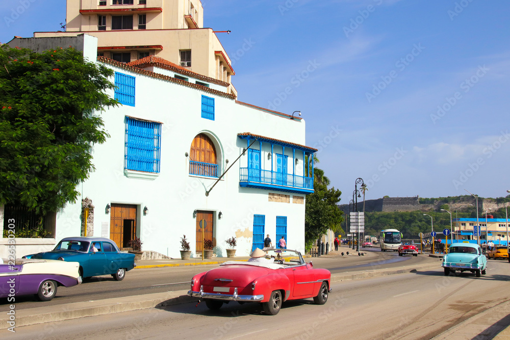 Havanna, alte Autos, Straßenleben 