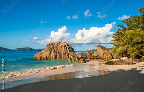 Tropical island beach, Source d'Argent, La Digue, Seychelles © javarman