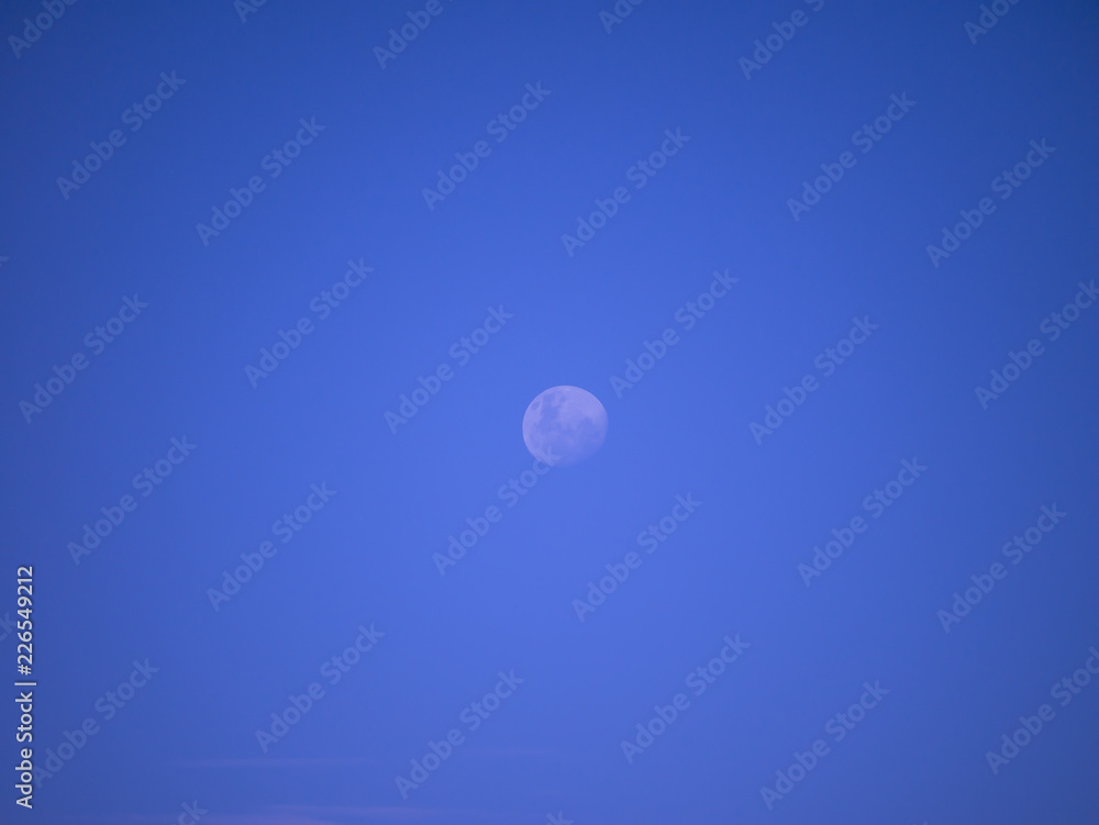 Obraz premium luna cielo dia