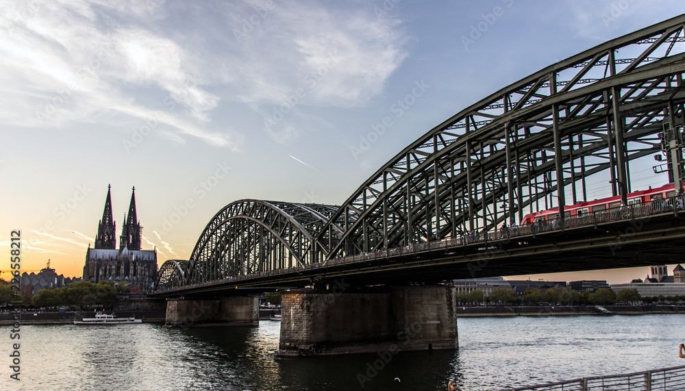Cologne Cathedral and Hohenzollern Bridge at night, october 2018