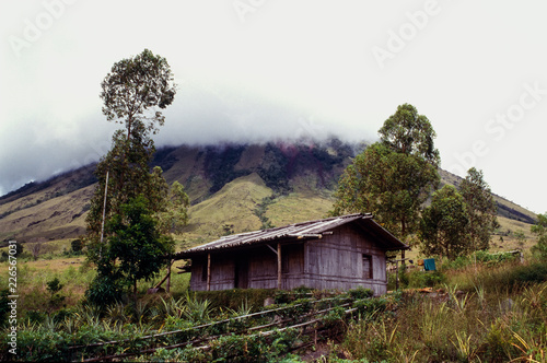 Gunung Inerie bei Bena - Bajawa , Flores , Indonesien photo