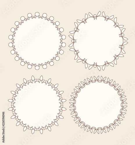 Set of 4 very simple round frames with fully editable stroke width