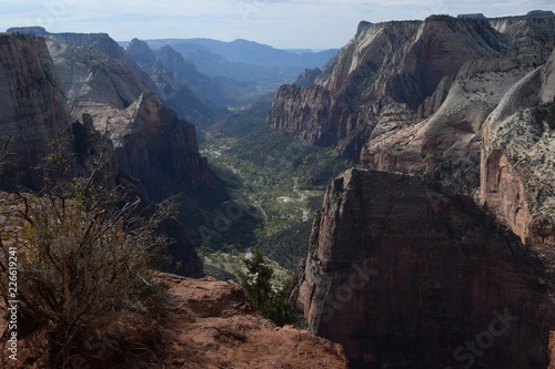Zion Valley - An Incredible View from a Trail © Jonathan