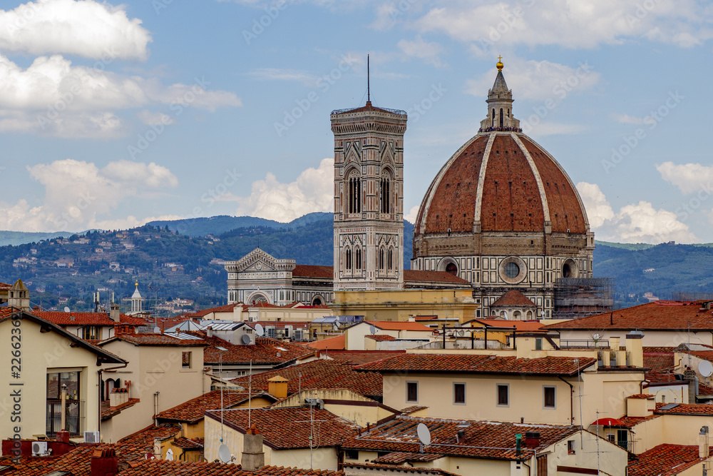 Fototapeta premium Florence city skyline with Duomo