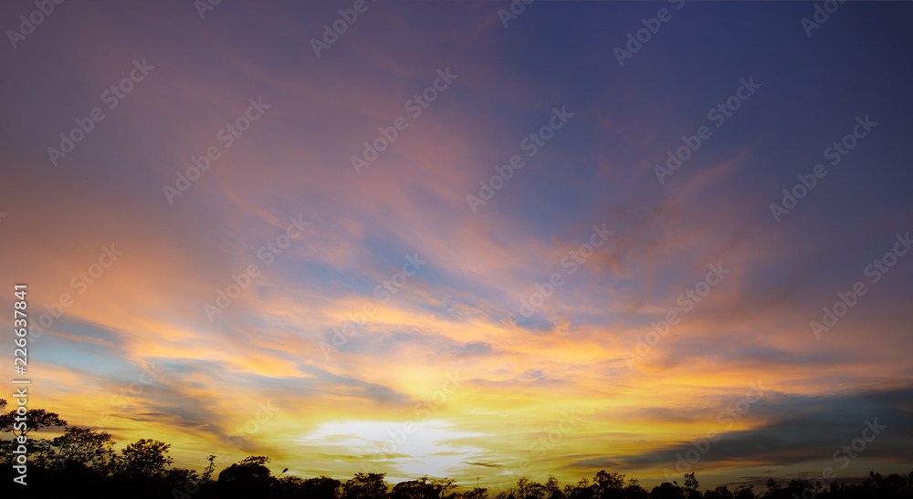 Naklejka premium Beautiful color of sky sunset