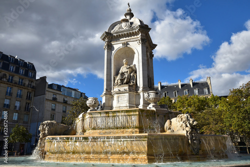 Fontaine Saint-Sulpice à Paris, France