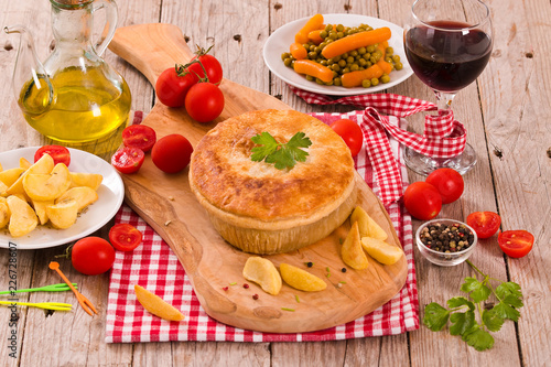 Wallpaper Mural Steak pie. Torontodigital.ca