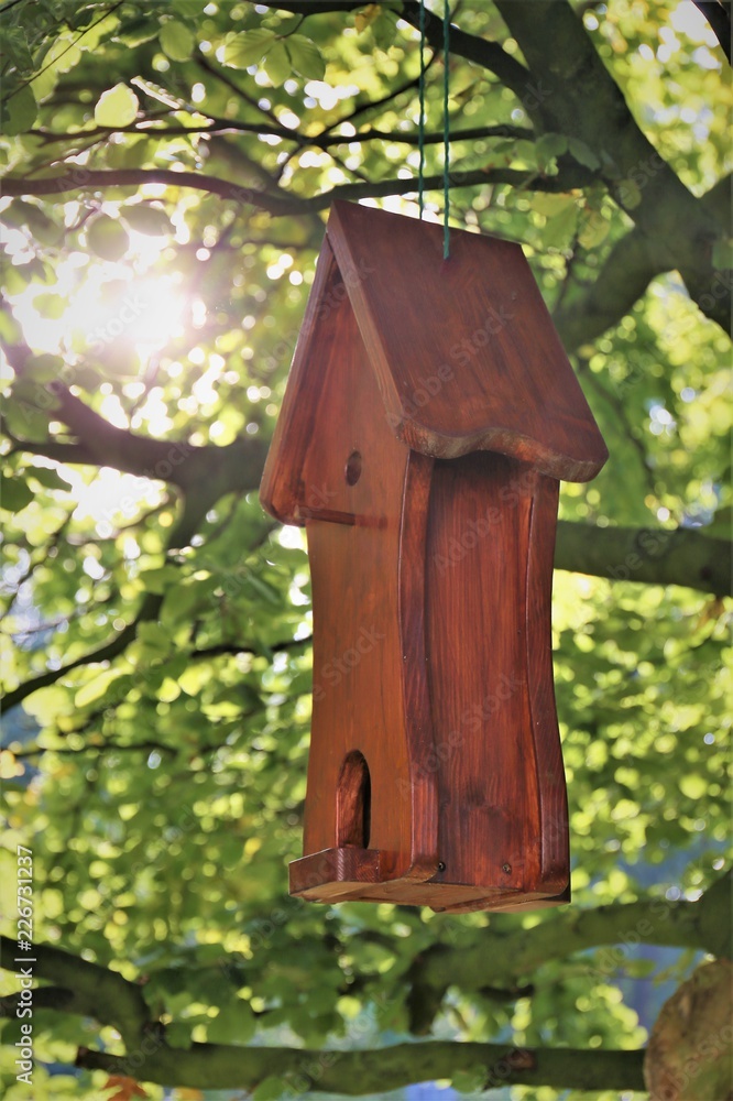 An Image of a birdhouse