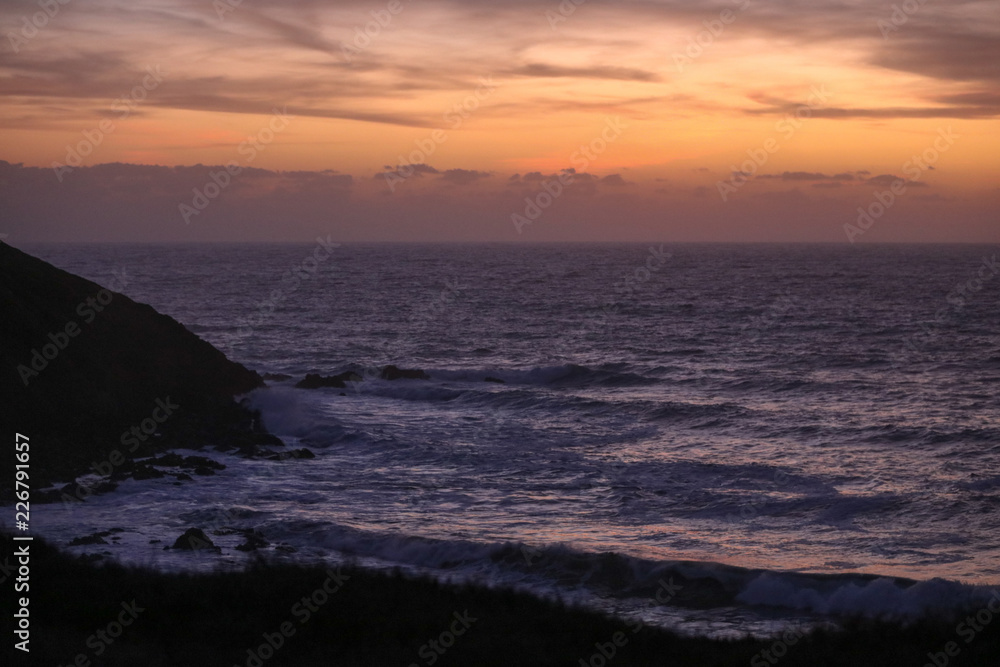 Sonnenuntergang an der Küste von Korsika