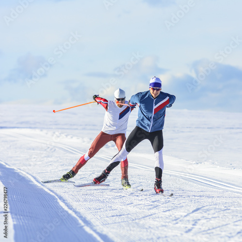 Obraz na plátně Nordic Skating - kräfteraubender Ausdauersport