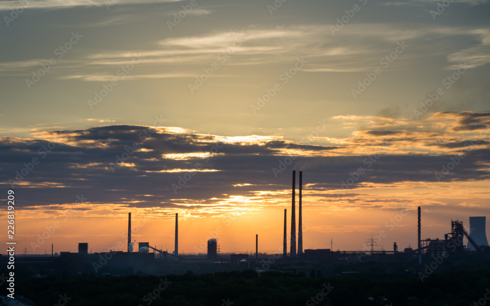 Sonnenuntergang im Ruhrgebiet, Industrielandschaft, Duisburg