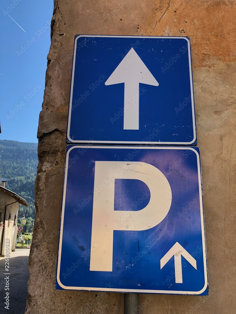 parcheggio segnaletica stradale strada auto parcheggio segnaletica stradale strada auto