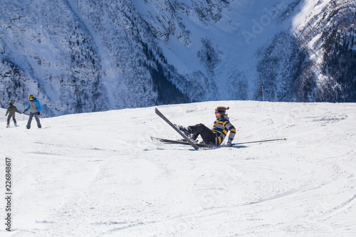  man  learning to ski