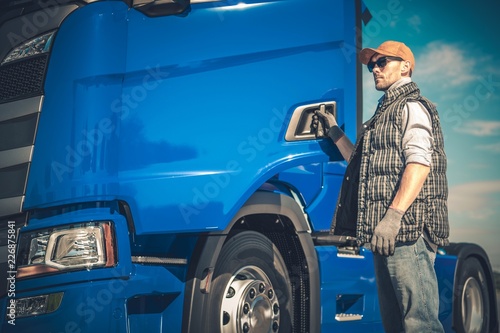 Slika na platnu Semi Truck Cargo Transport