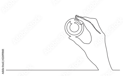 continuous line drawing of hand holding photographic camera lens