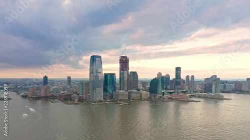 Wallpaper Mural Panning along Jersey City skyline at sunset Torontodigital.ca