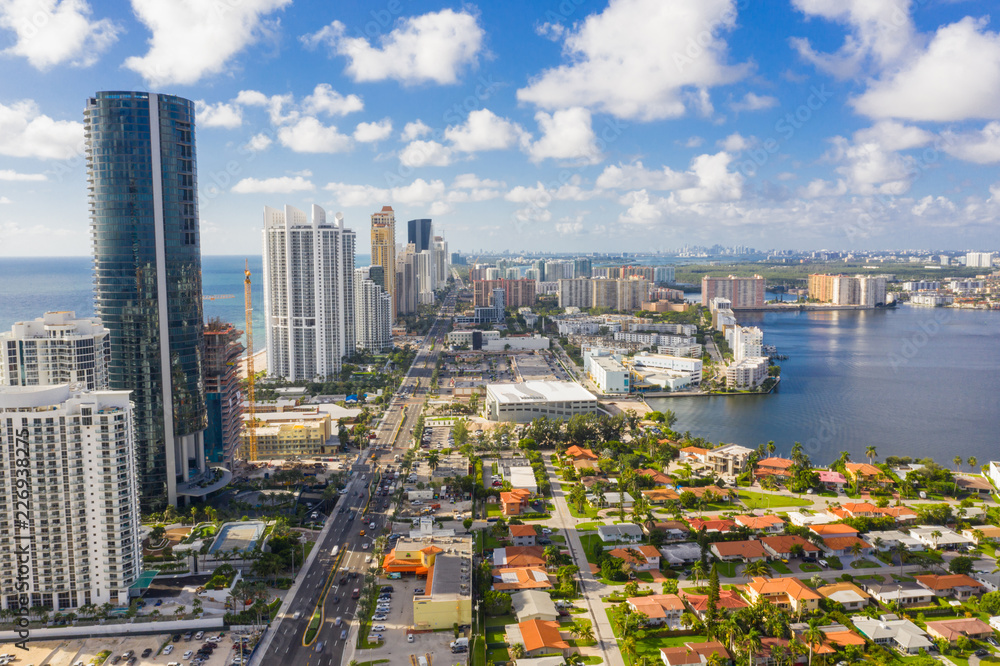 Obraz premium Zdjęcia lotnicze Miami Dade Sunny Isles Beach FL