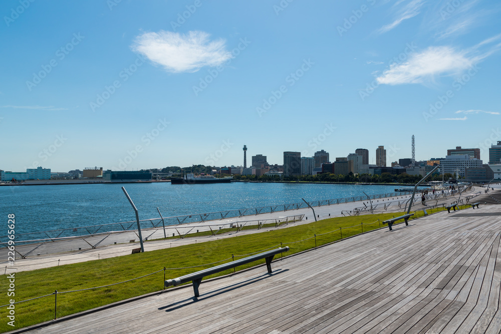 (神奈川県ｰ都市風景)大桟橋から見る横浜中心部の湾岸風景２