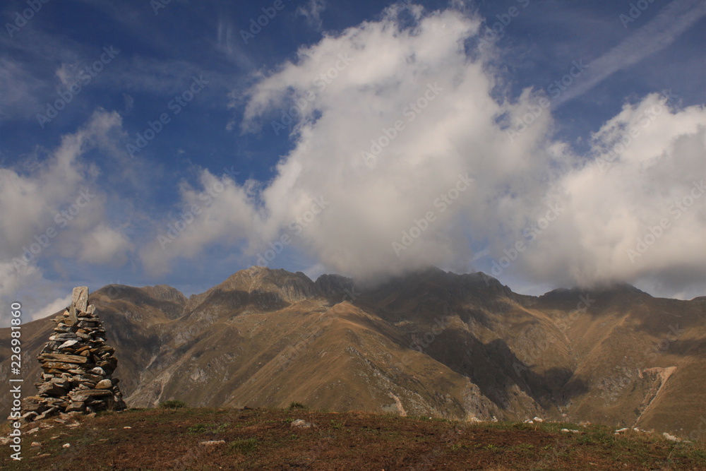 Zauberhafte Bergwelt / Auf dem Gipfel des Monte la Motta in den Comer Voralpen mit Blick zum Monte Duria Zauberhafte Bergwelt / Auf dem Gipfel des Monte la Motta in den Comer Voralpen mit Blick zum Monte Duria