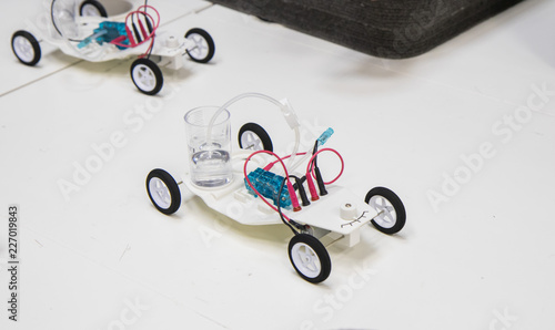 Sample of using a hydrogen engine in a toy car
