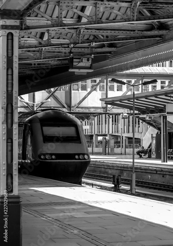 Train arriving at the platform, Leicester Railway Station, England © Raphael