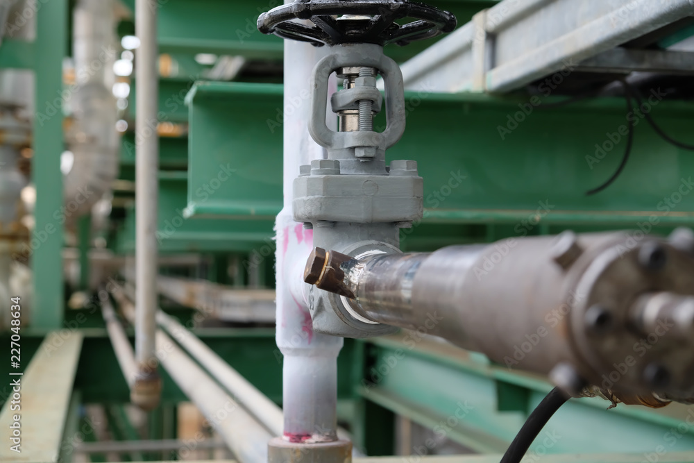 Piping hot tapping and hydro testing by nitrogen in petrochemical plant. Piping hot tapping and hydro testing by nitrogen in petrochemical plant.