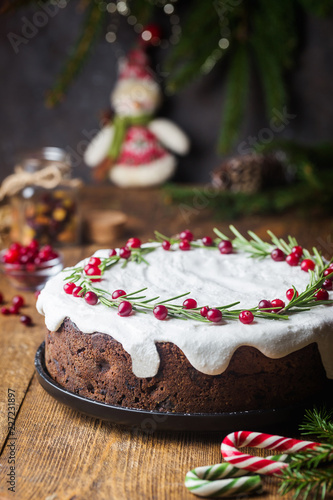 Cuadro en lienzo Traditional Christmas cake