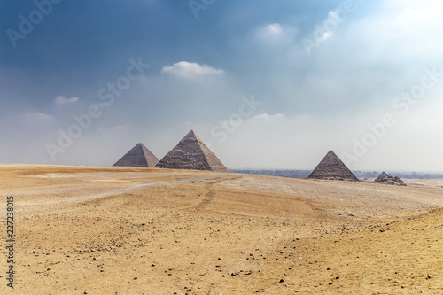 Murais de parede Panorama of the area with the great pyramids of Giza, Egypt