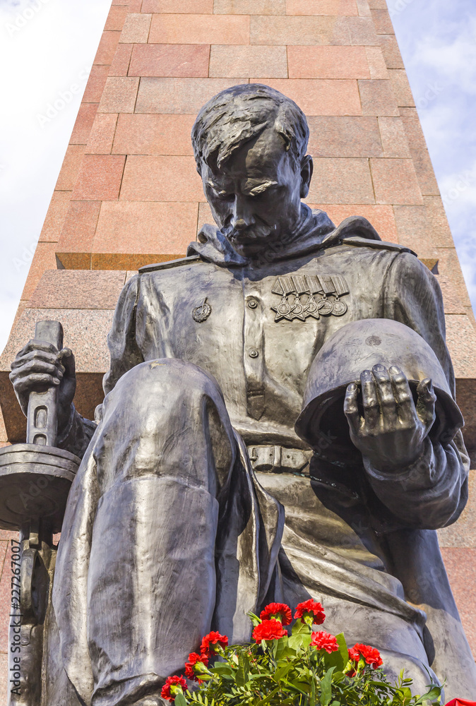 Naklejka premium Soviet War Memorial (Treptower Park) in Berlin, Germany