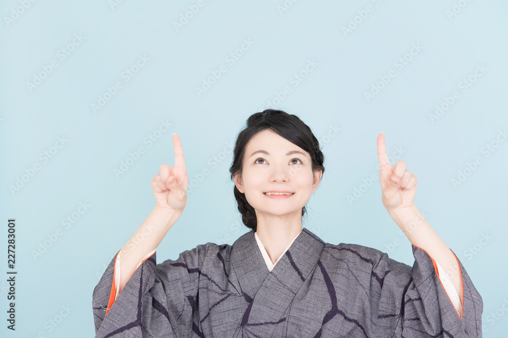 着物を着た女性