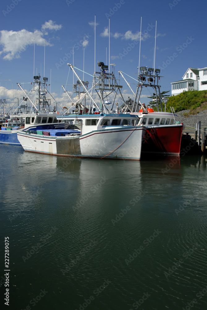 Fototapeta premium Fishing Boats At Halls Harbour Nova Scotia