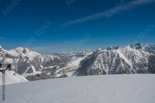 Winterlandschaft mit Alpenpanorama